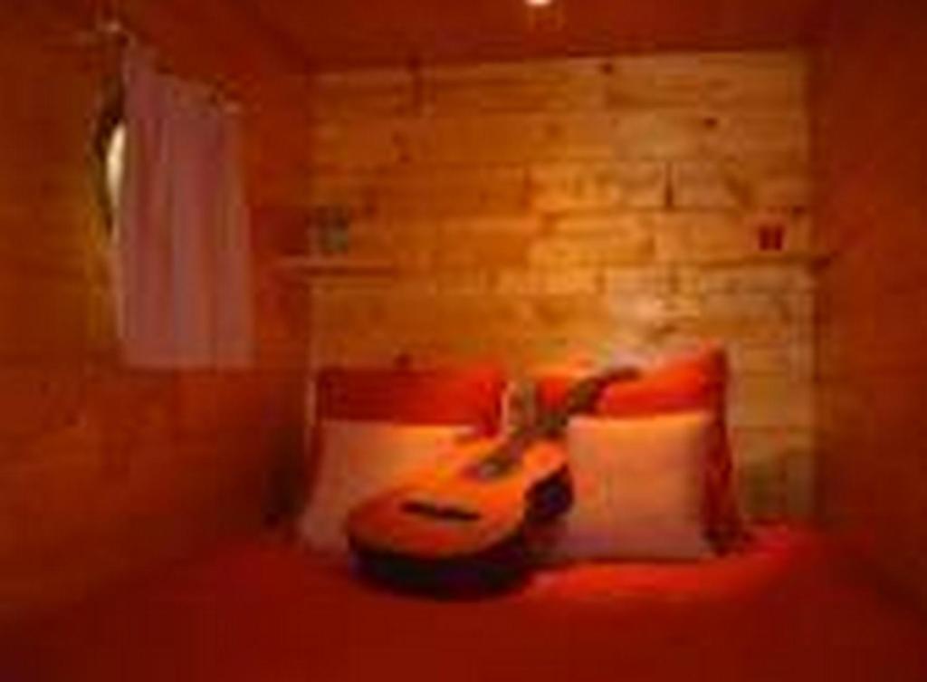 Les Roulottes De Maufront Hotel Ouagne Buitenkant foto
